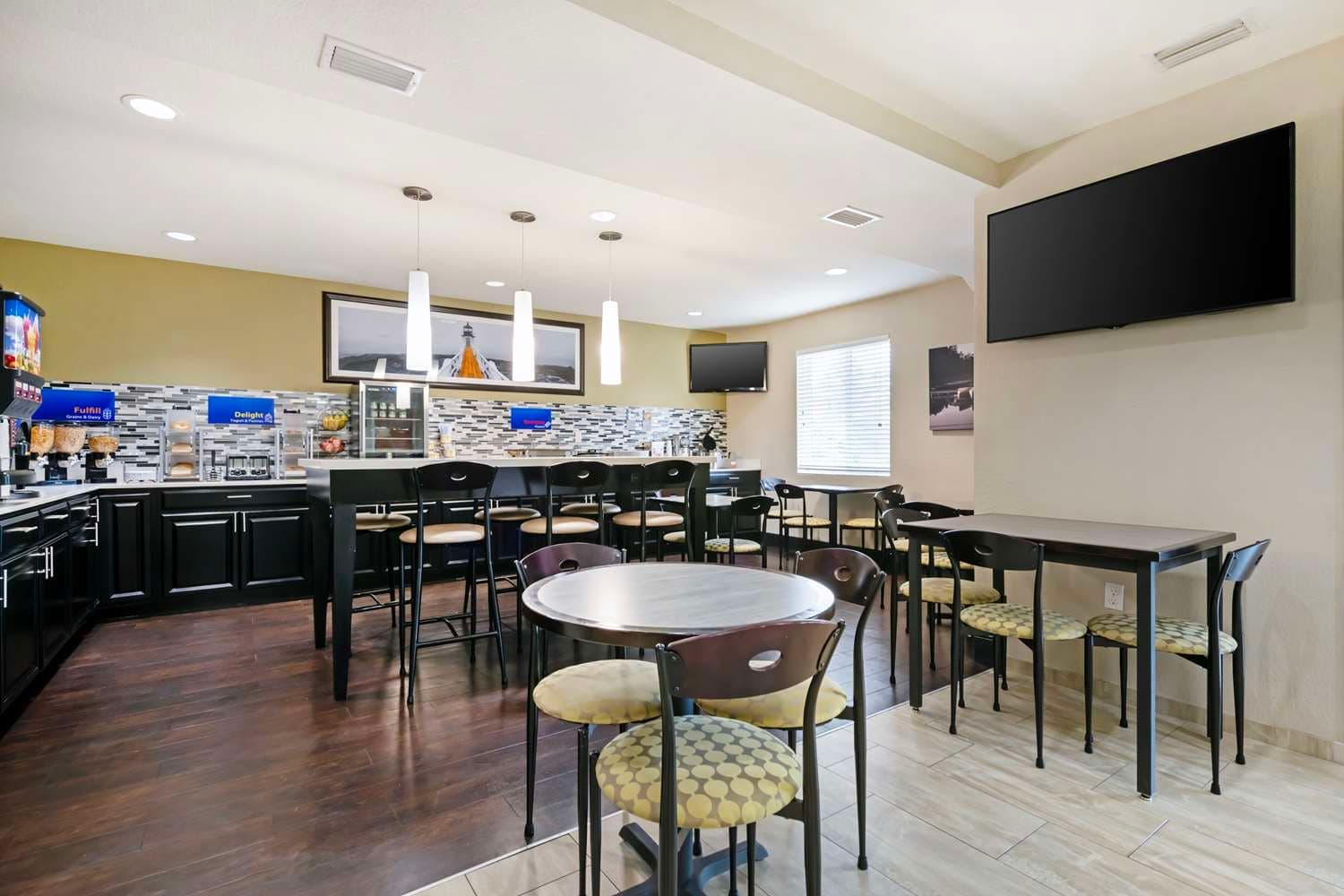 Best Western Edgewater Inn 5