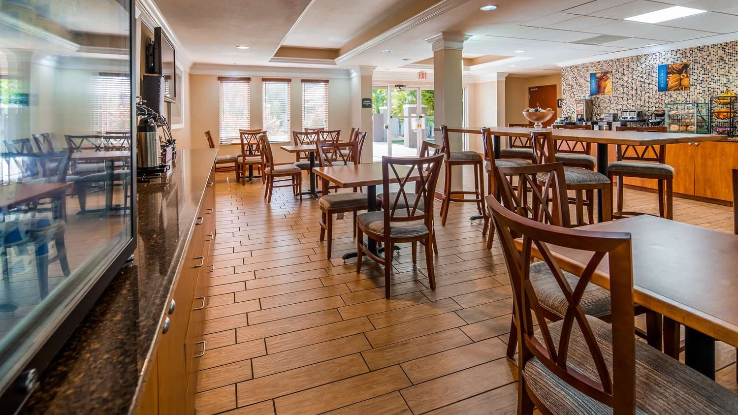 Best Western Plus Bradenton Hotel & Suites 4