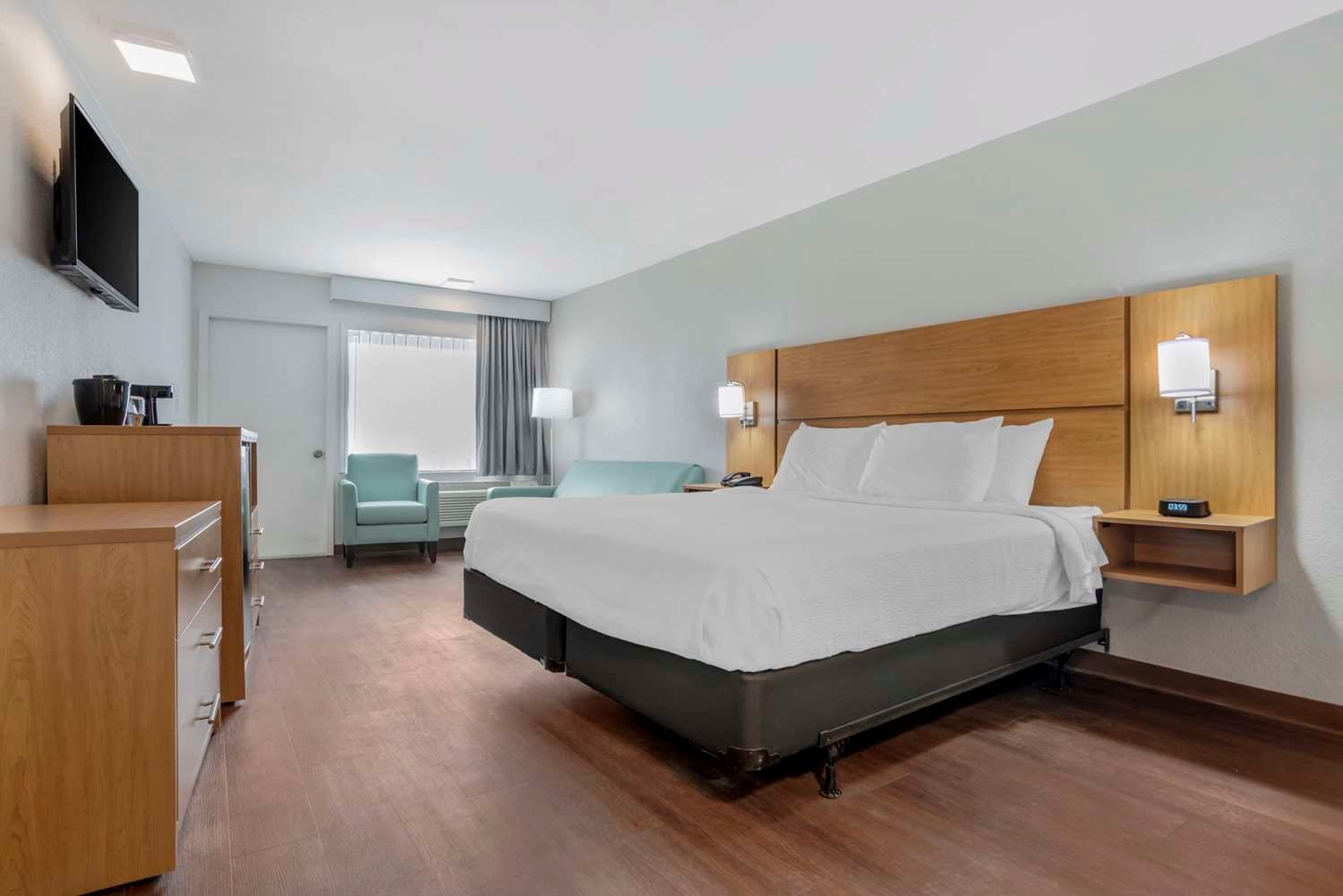 Chateau Beachfront Hotel, A By The Sea Resort 2