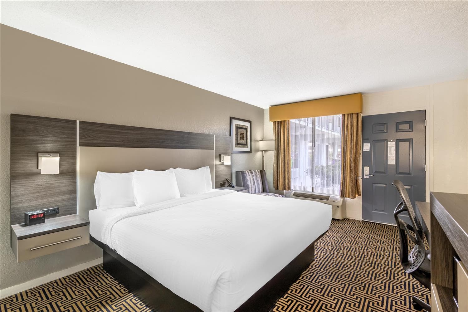 Best Western Central Inn 3