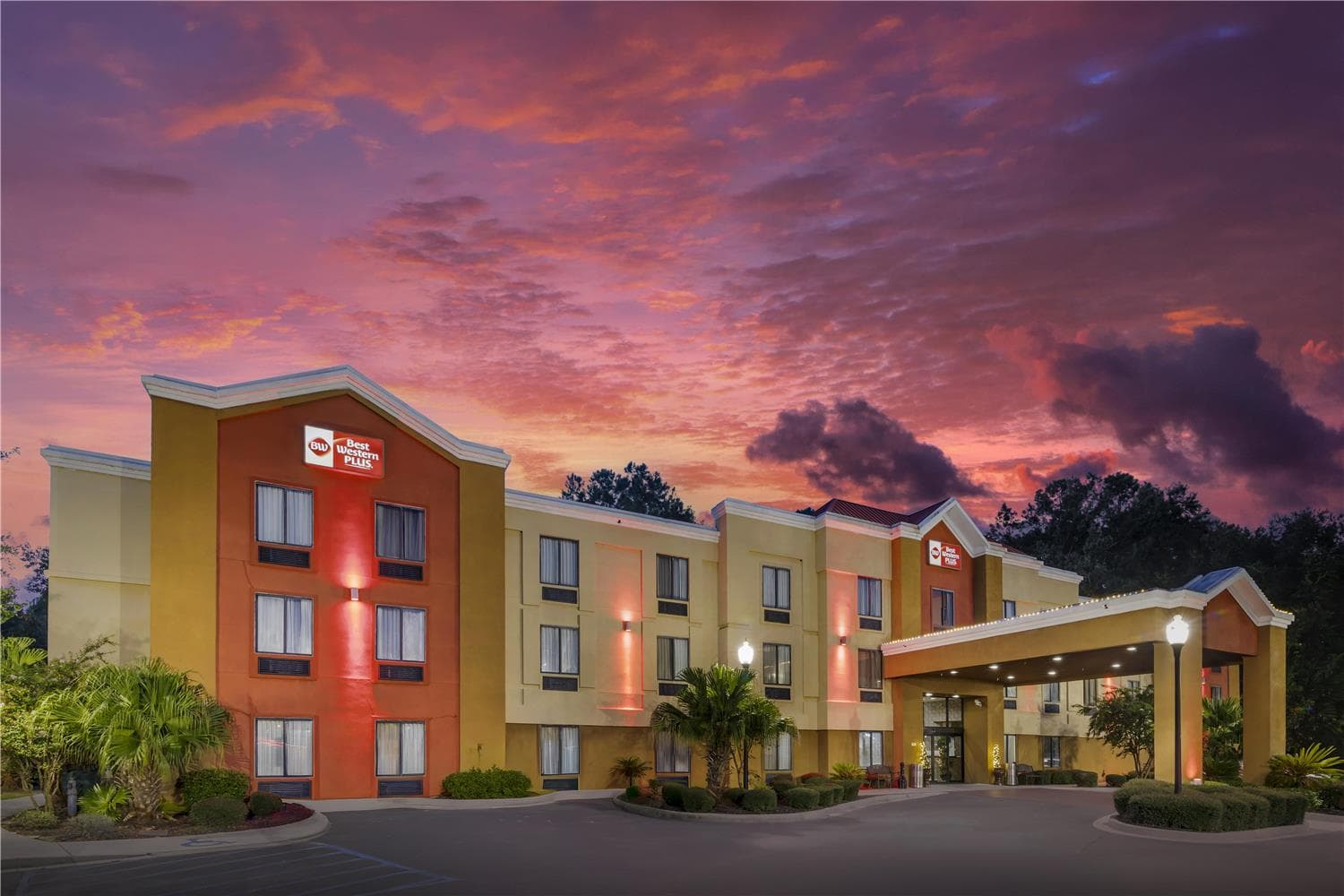 Best Western Plus Richmond Hill Inn