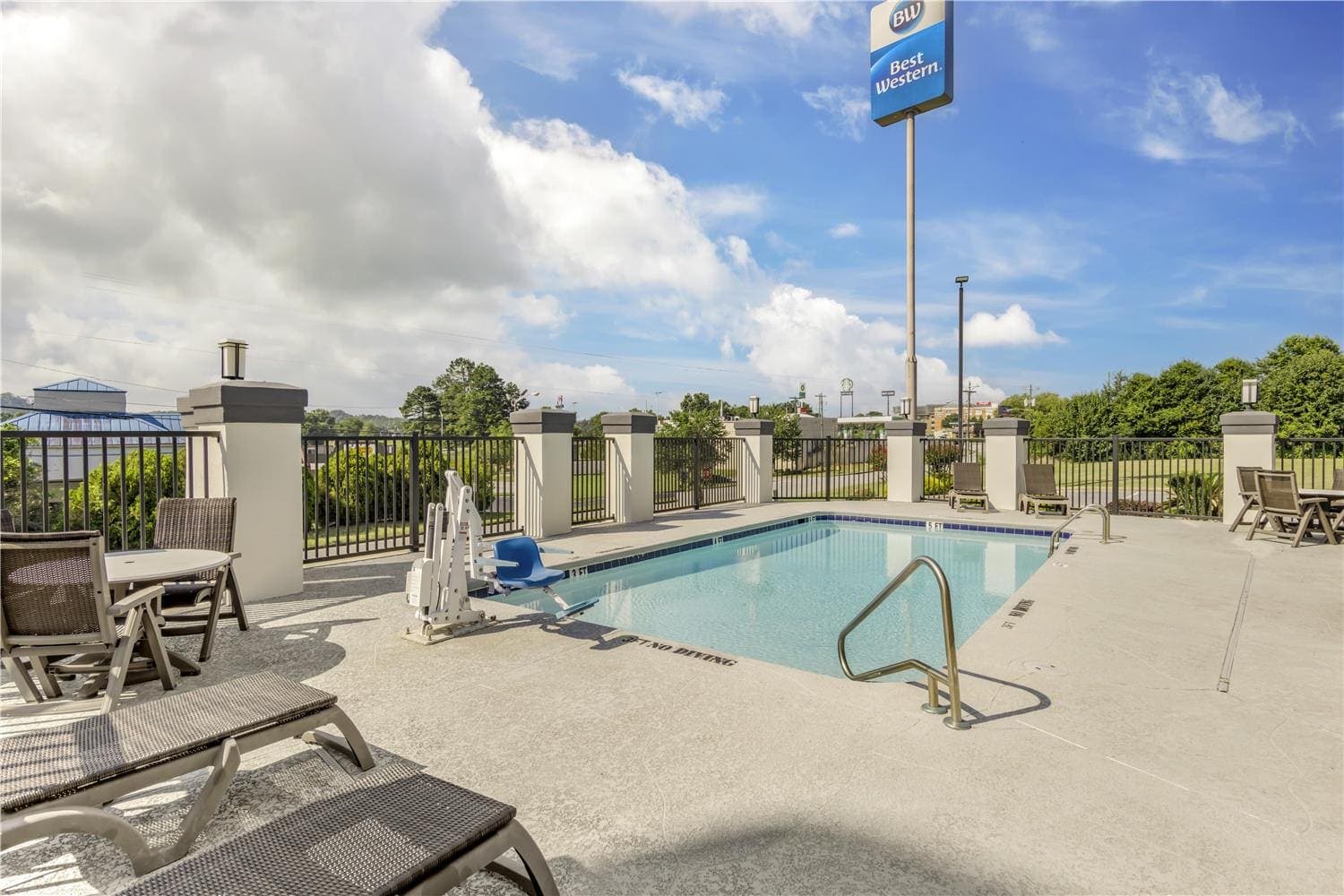 Best Western Commerce Inn 4