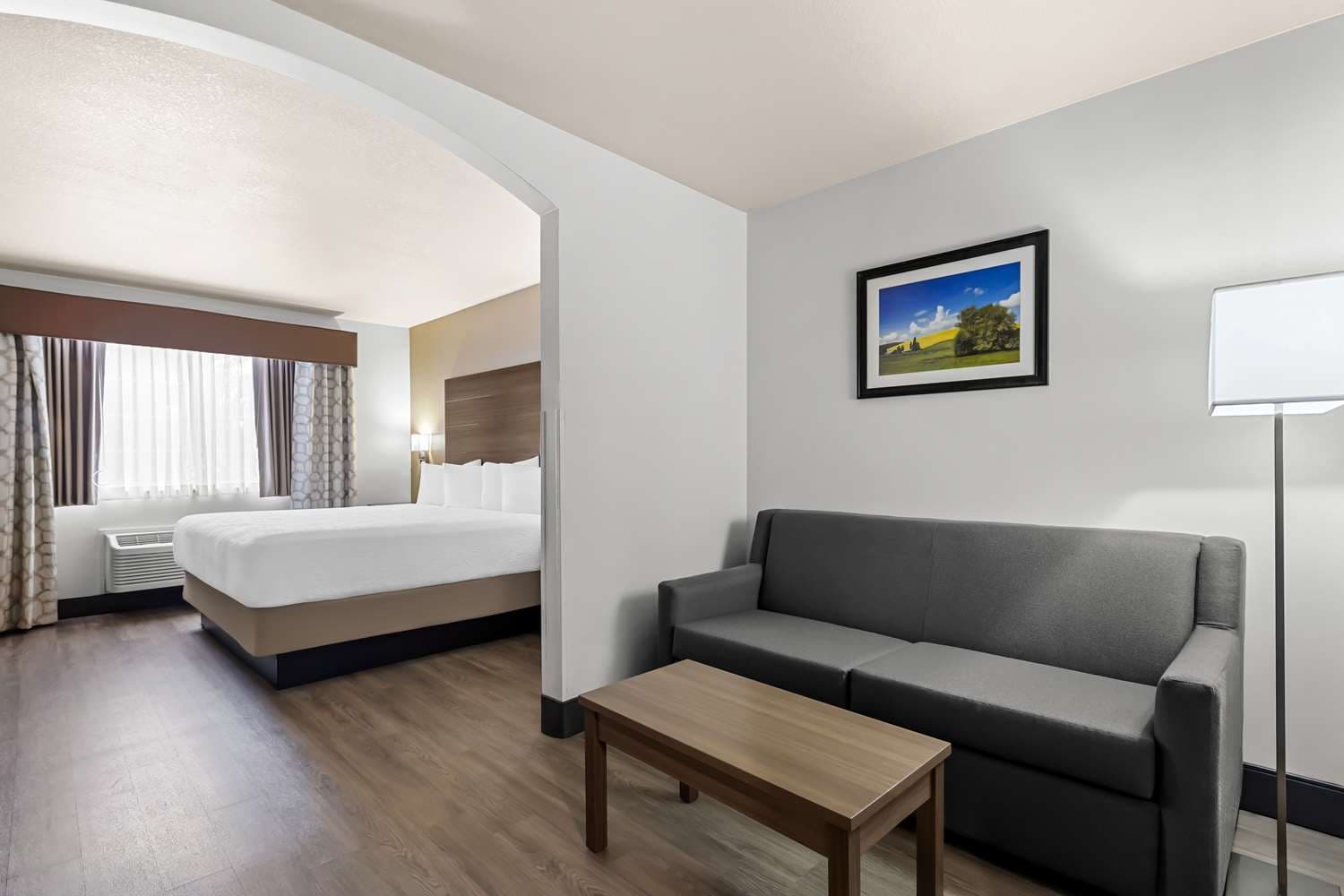 Best Western Plus Caldwell Inn & Suites 4