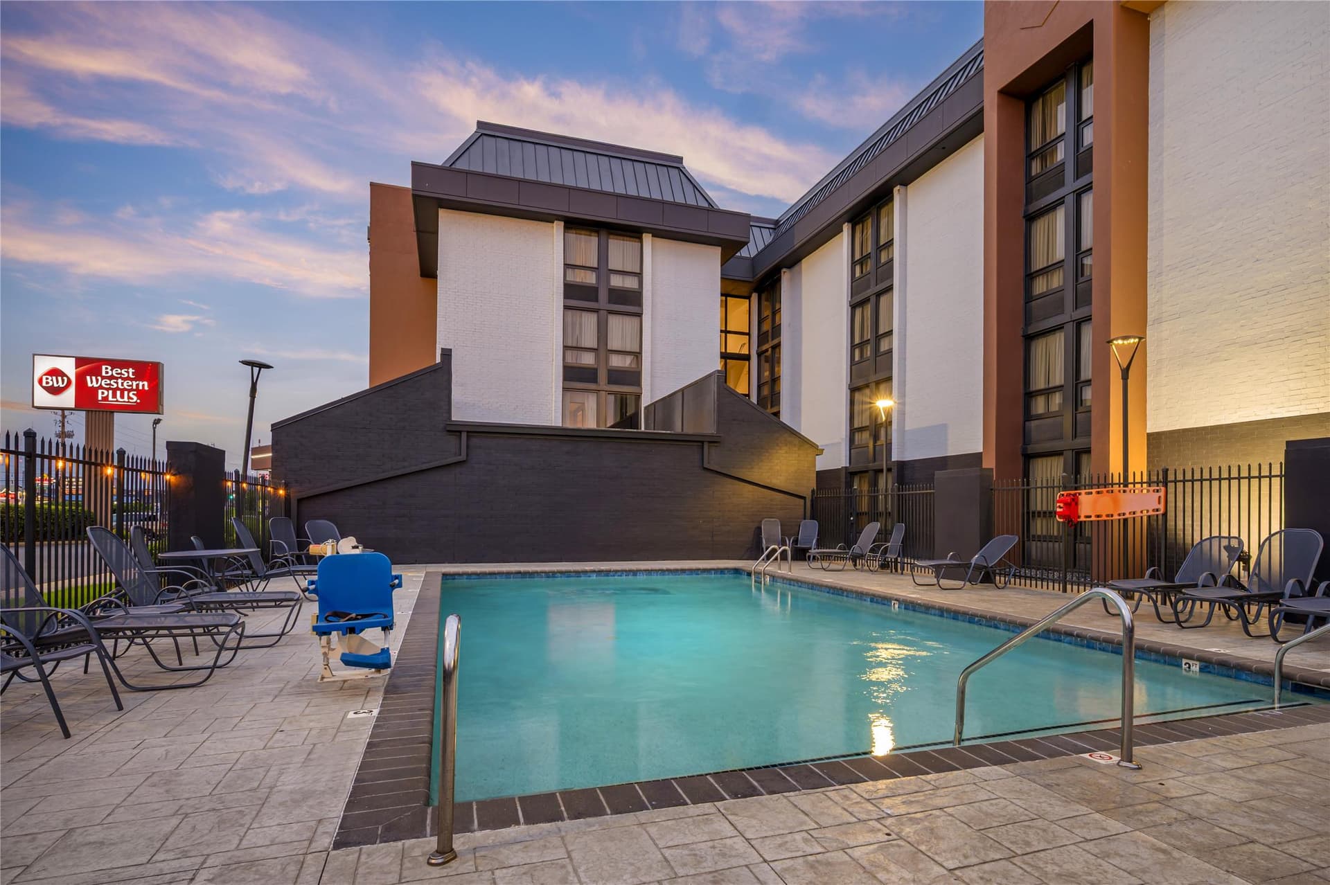 Best Western Plus Indianapolis North at Pyramids 2
