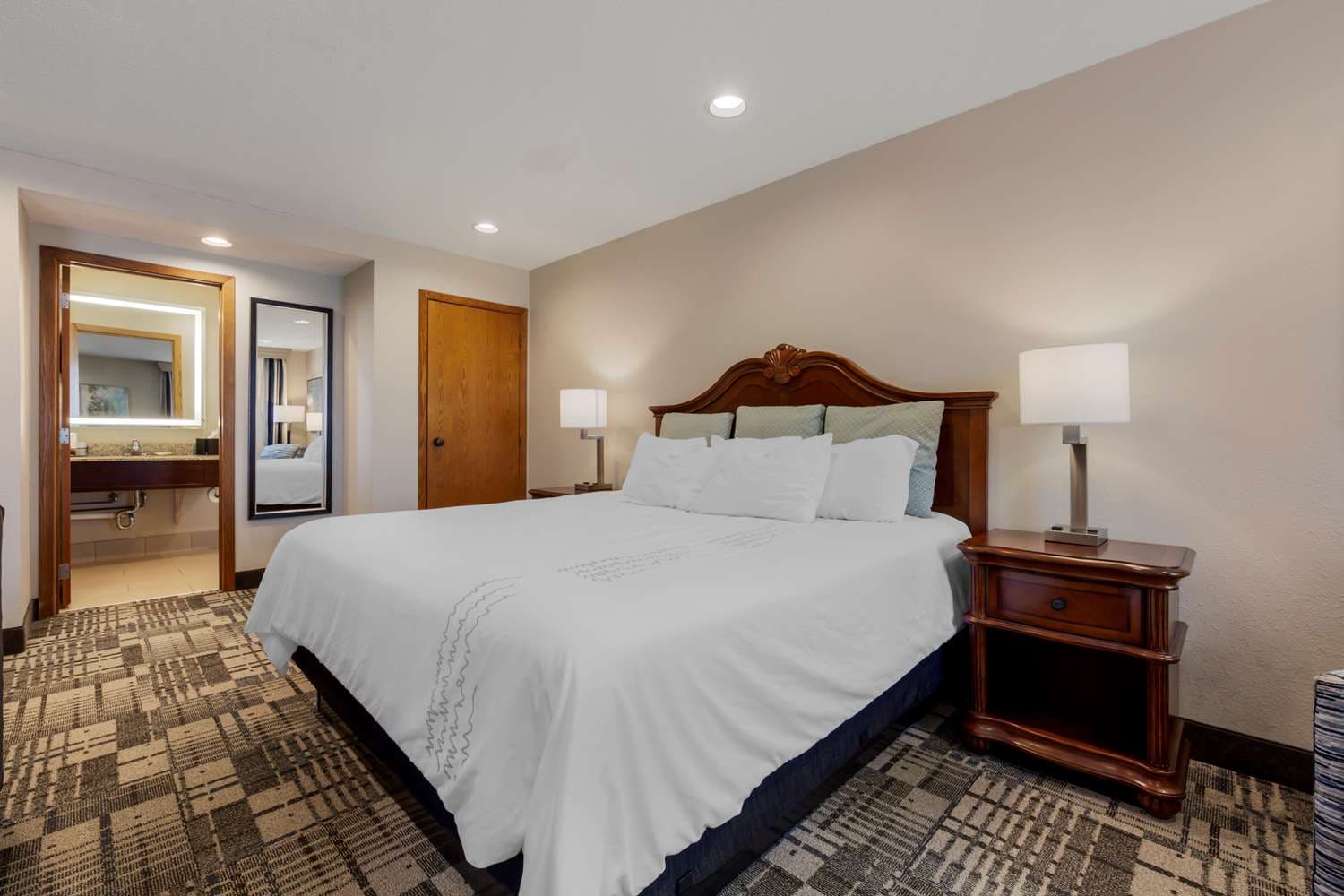 Best Western Plus Dubuque Hotel & Conference Center 5