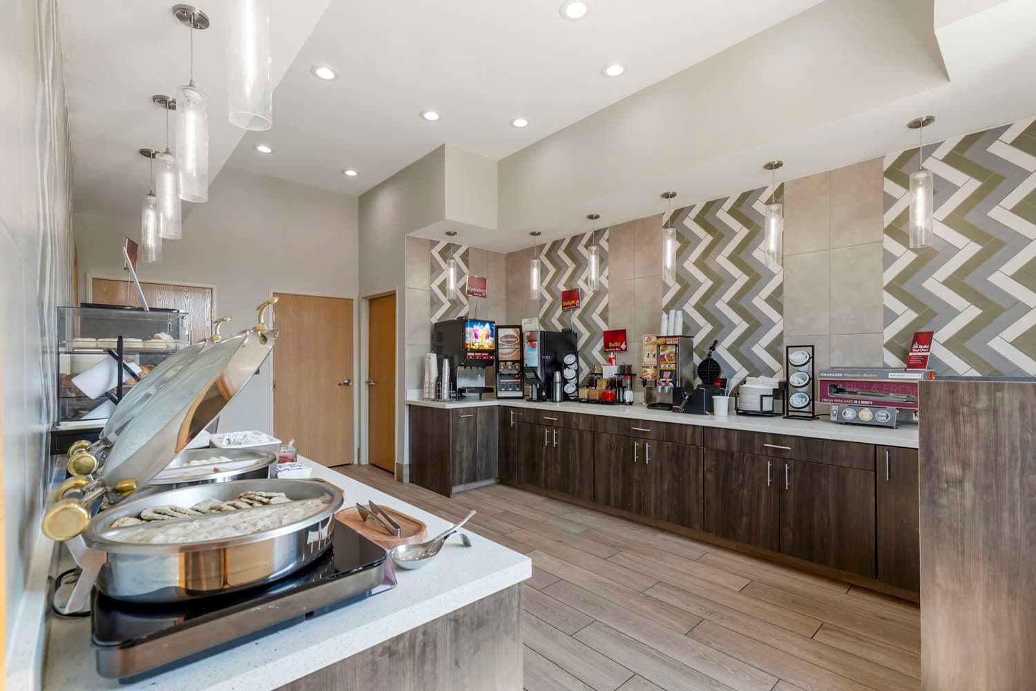 Best Western Plus Des Moines West Inn & Suites 5