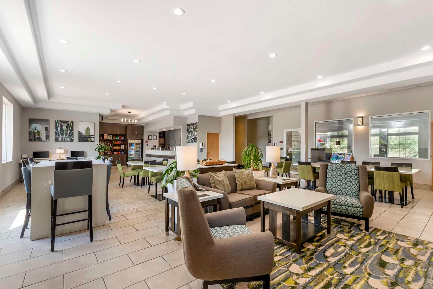 Best Western Plus Des Moines West Inn & Suites 2