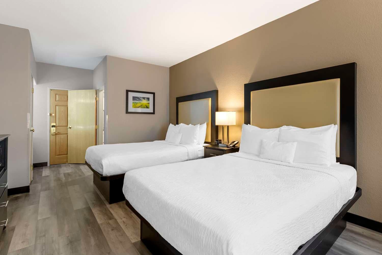Best Western Plus Des Moines West Inn & Suites 3