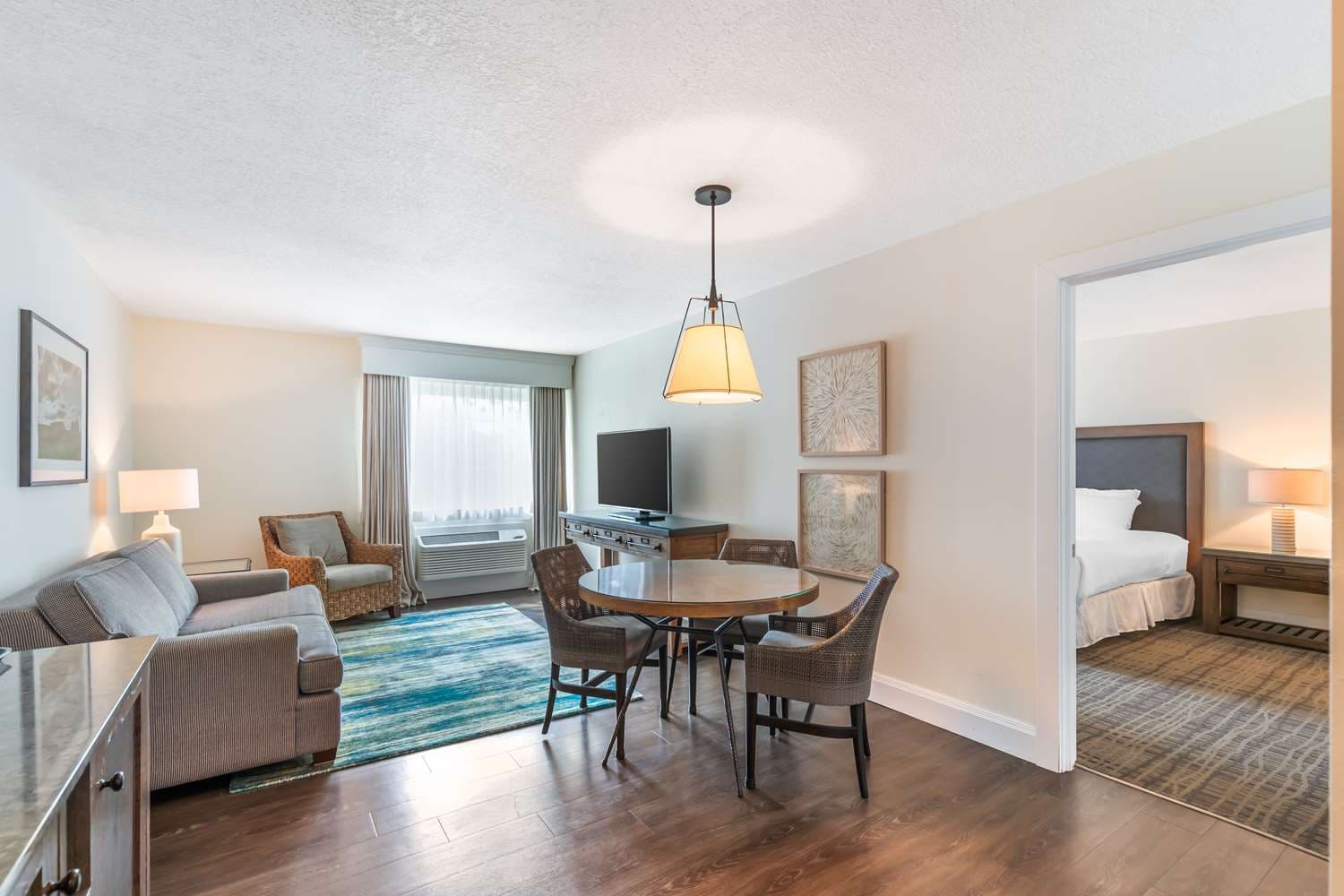 Best Western Plus University Park Inn & Suites 4
