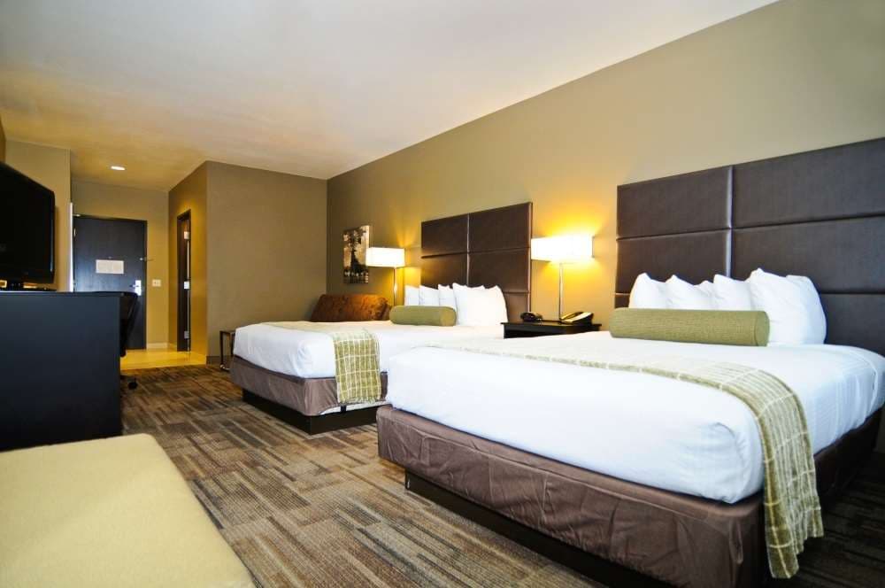 Best Western Plus Night Watchman Inn & Suites 4