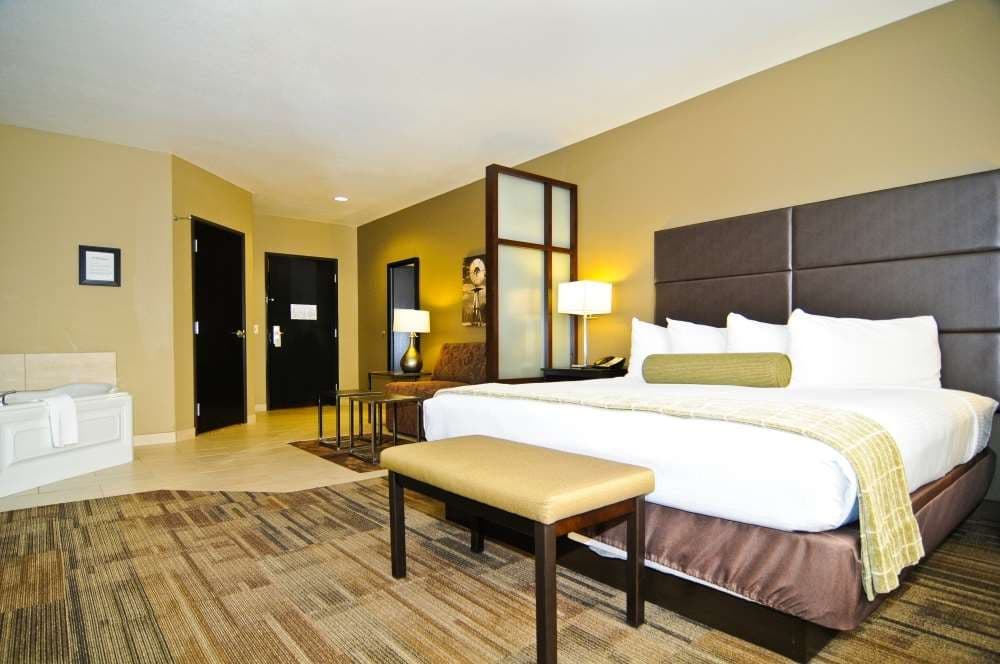 Best Western Plus Night Watchman Inn & Suites 3