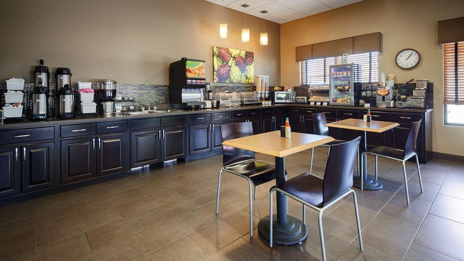 Best Western Plus Night Watchman Inn & Suites 5