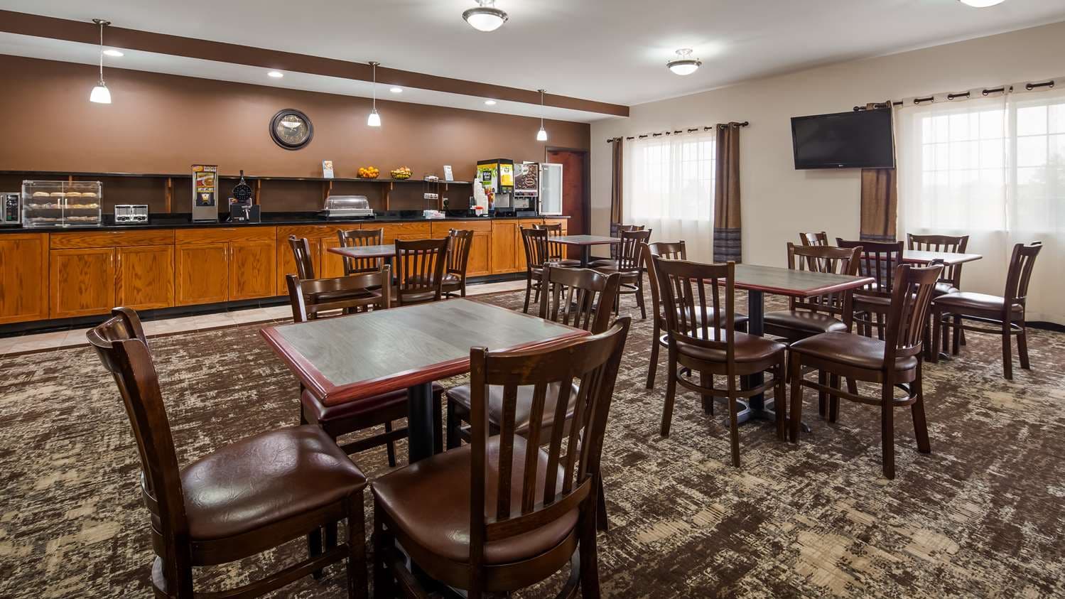 Best Western Plus Wakeeney Inn & Suites 5