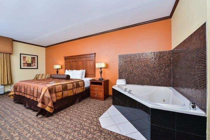 Best Western Plus Midwest Inn & Suites 4