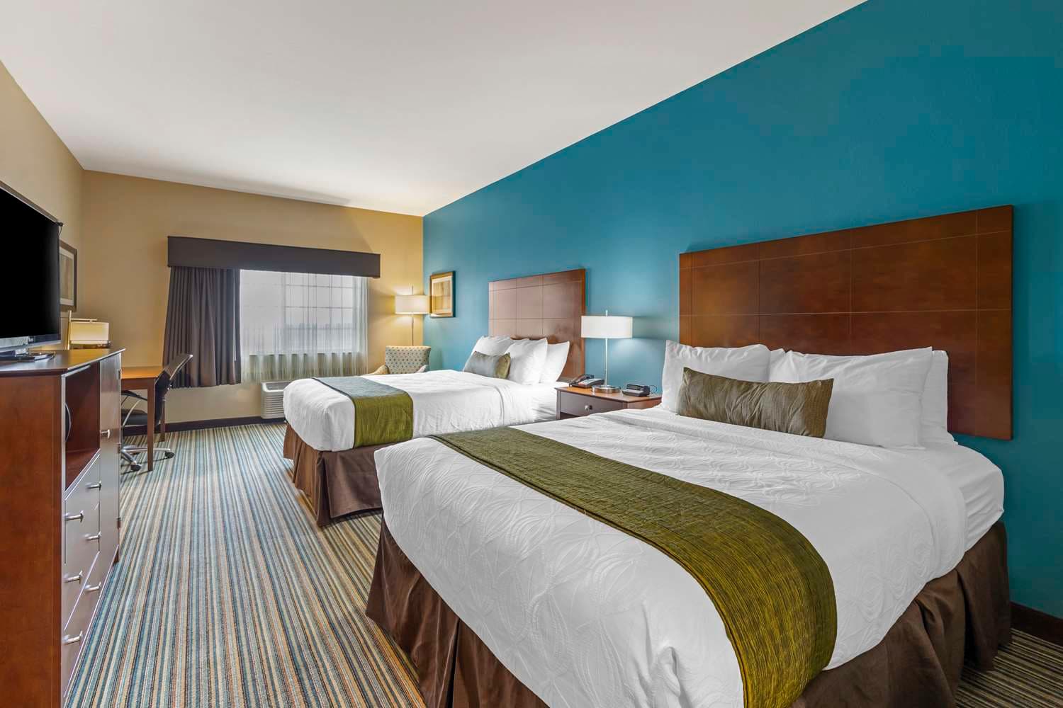 Best Western Plus Patterson Park Inn 4
