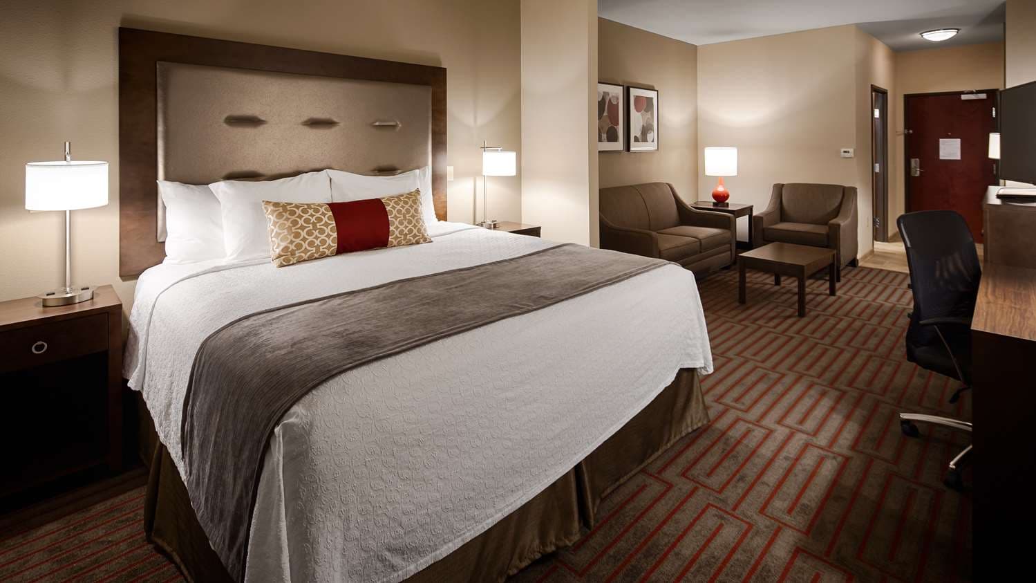 Best Western Plus Stevens County Inn 4