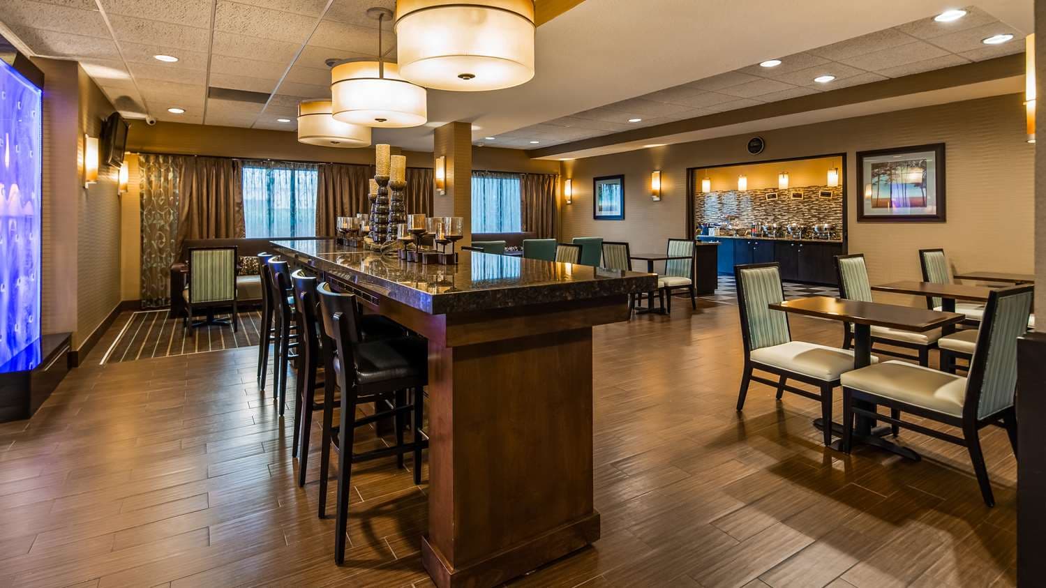 Best Western Plus Wichita West Airport Inn 2
