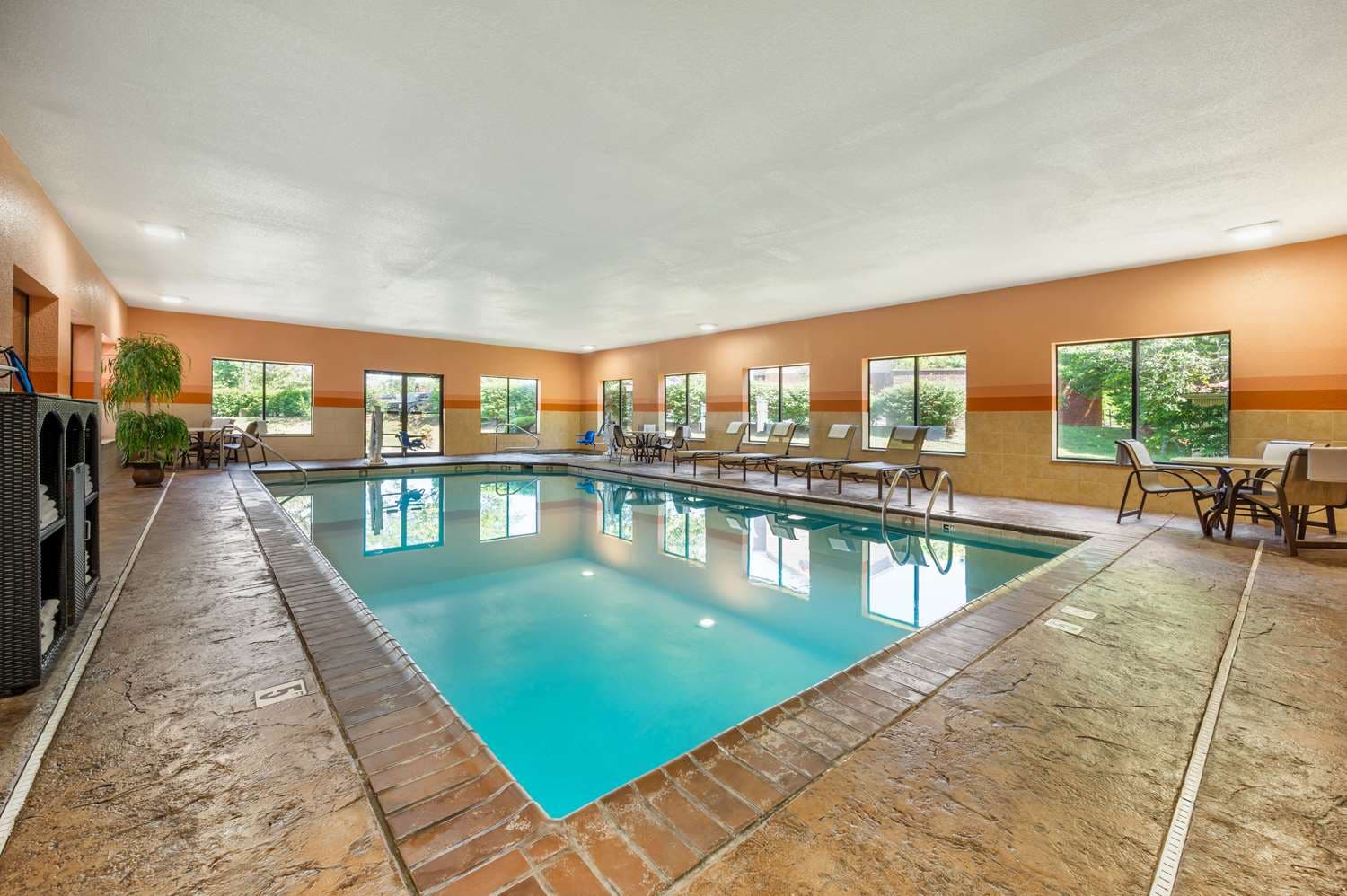 Best Western Plus Georgetown Corporate Center Hotel 4