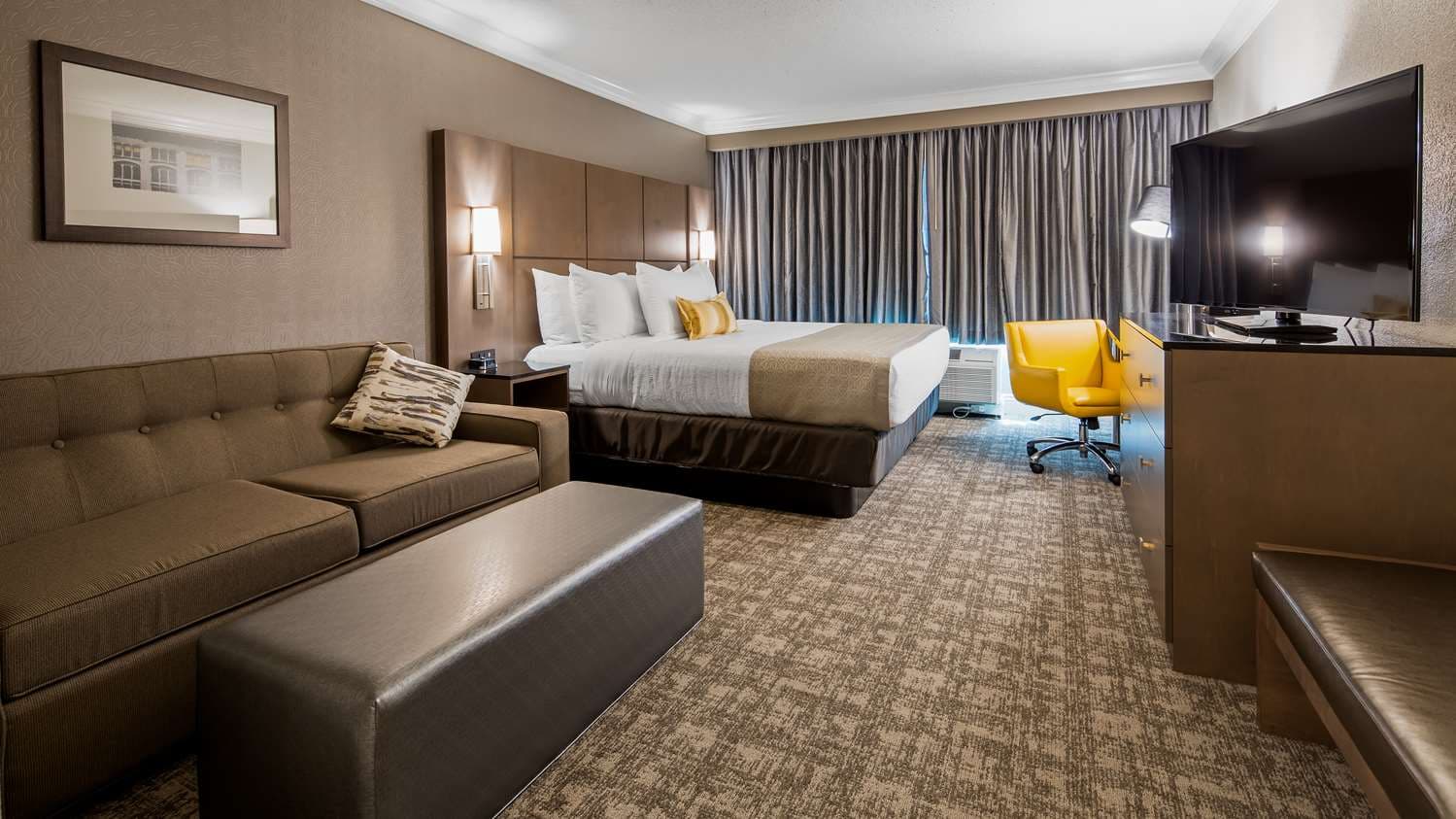 Cottonwood Airport & Expo Hotel Louisville 3