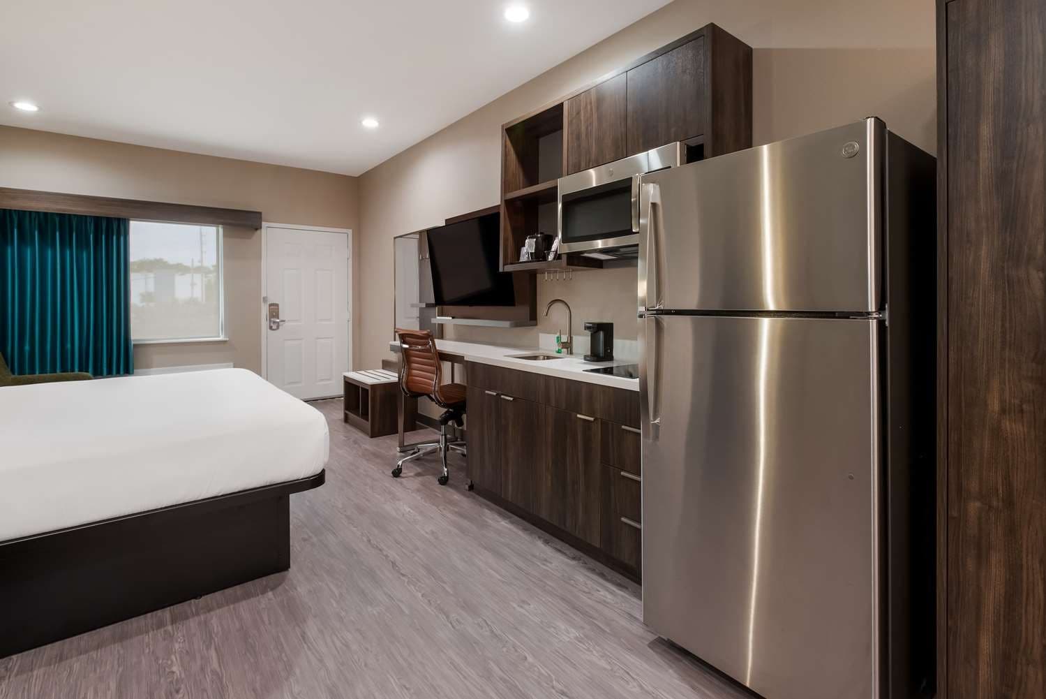 Best Western La Place Inn 3