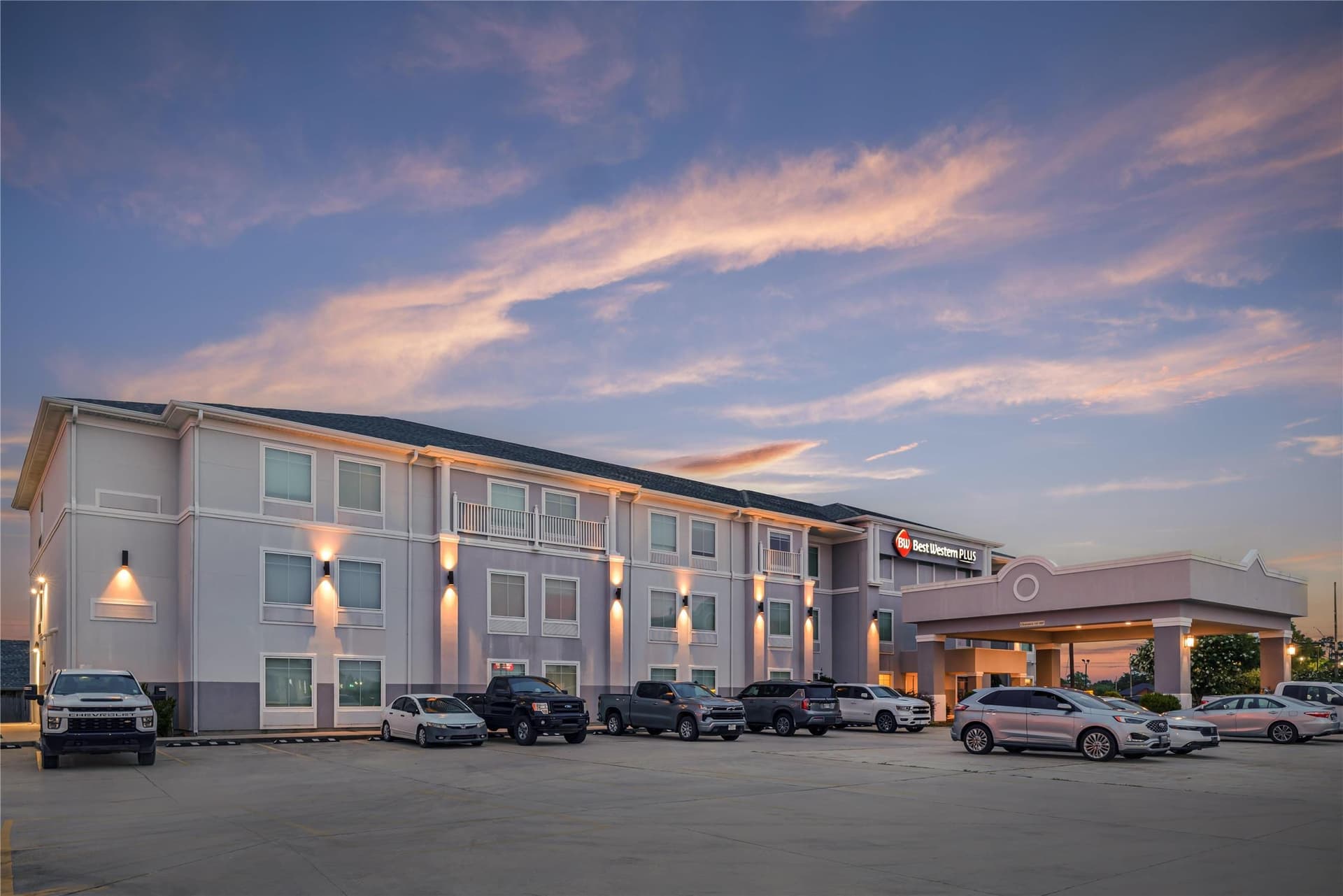 Best Western Plus Chalmette Hotel 2