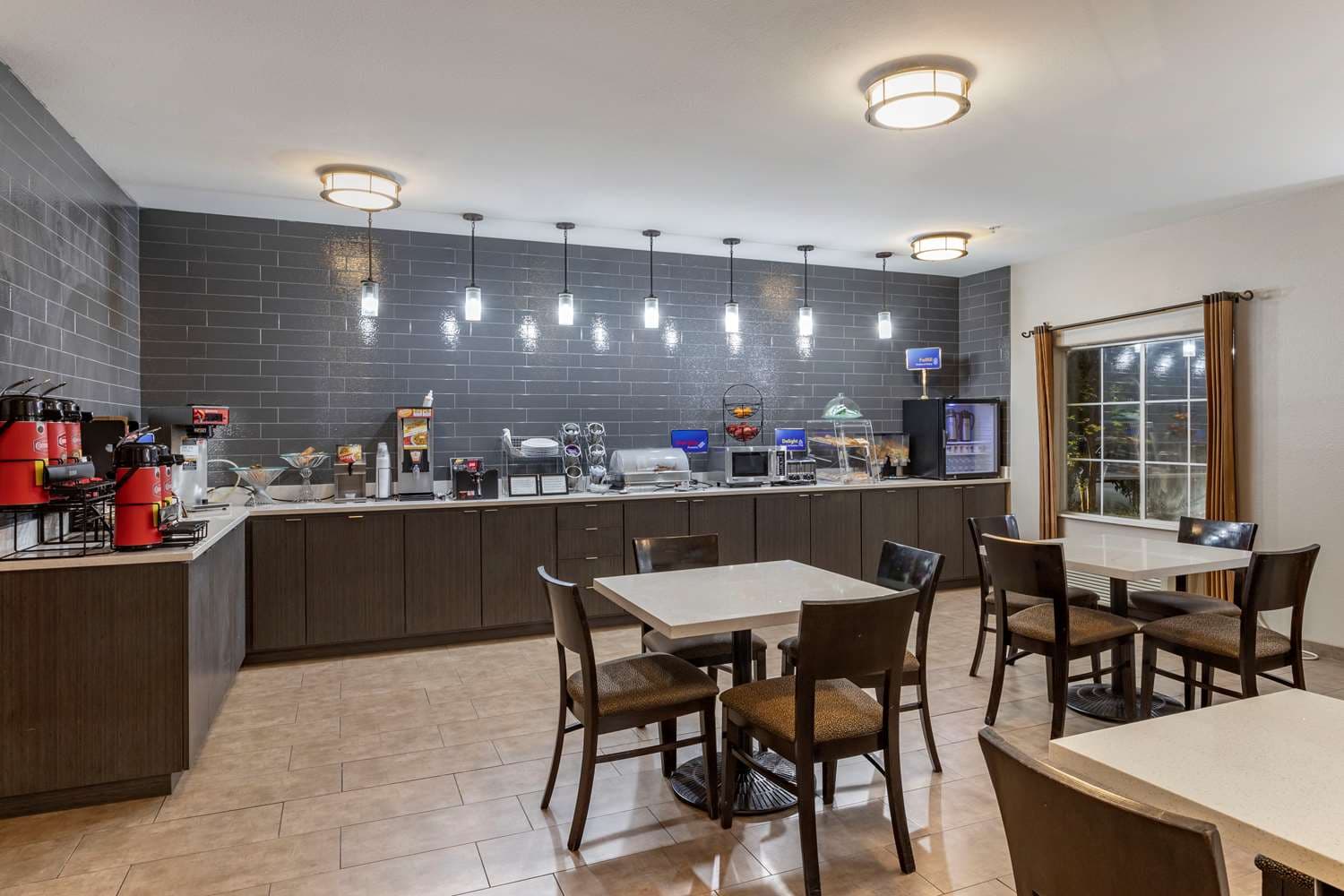 Best Western Oakdale Inn 4