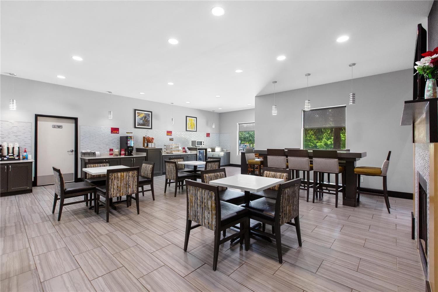 Best Western Plus Regency Park 4
