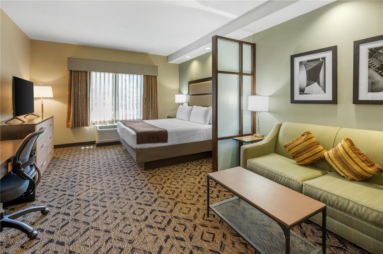 Best Western Plus College Park Hotel 3