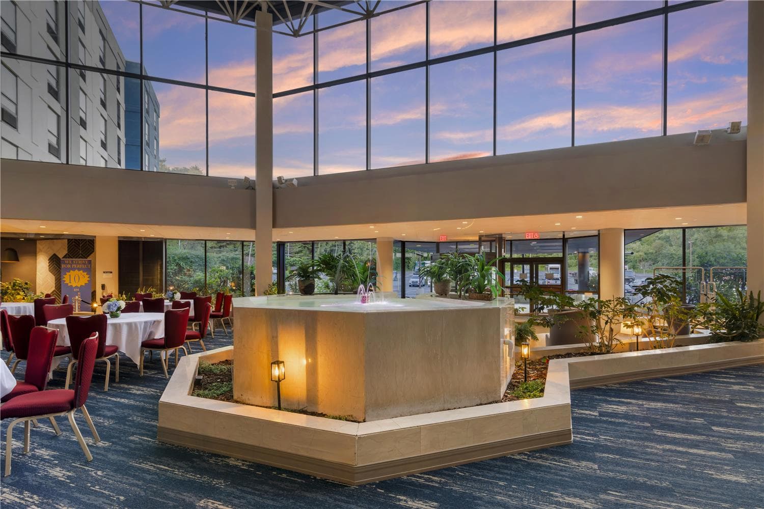 Best Western Royal Plaza Hotel & Trade Center 2