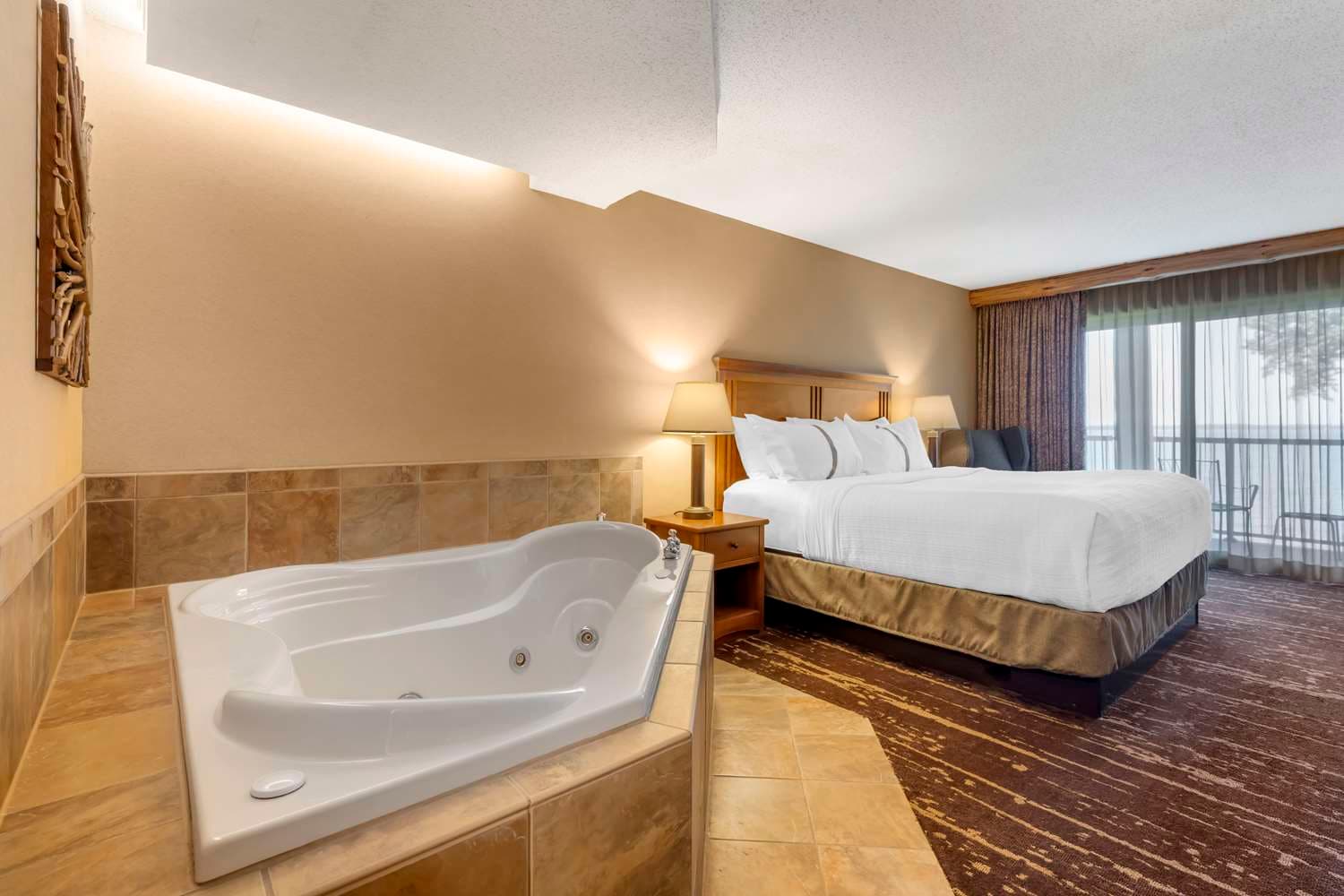 Best Western Premier The Lodge on Lake Detroit 4
