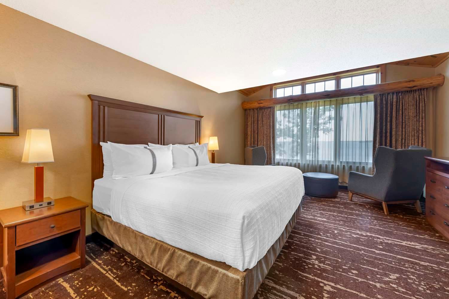 Best Western Premier The Lodge on Lake Detroit 3