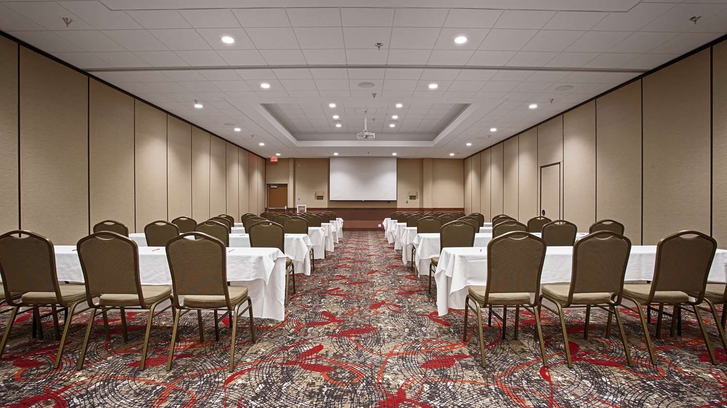 Best Western Plus Willmar 5