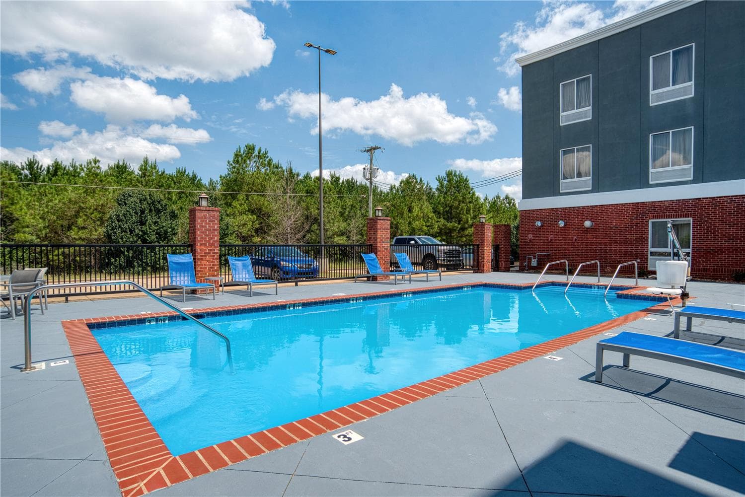 Best Western Plus Philadelphia-Choctaw Hotel and Suites 2