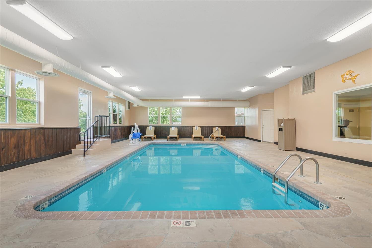 Best Western Teal Lake Inn 5