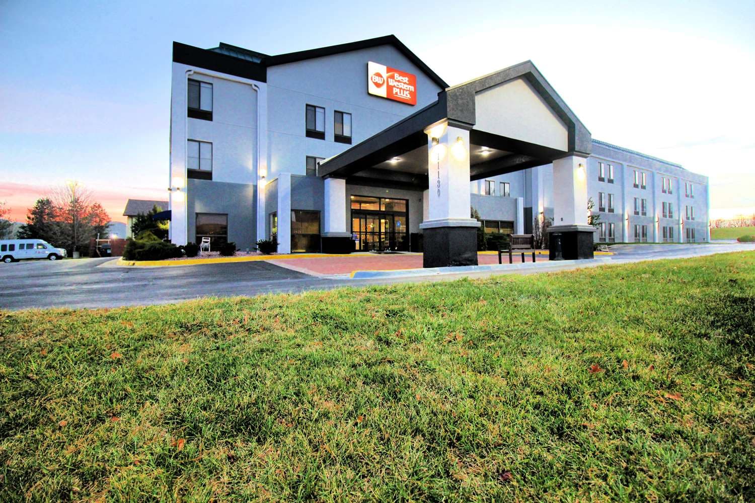 Best Western Plus Kansas City Airport-KCI East