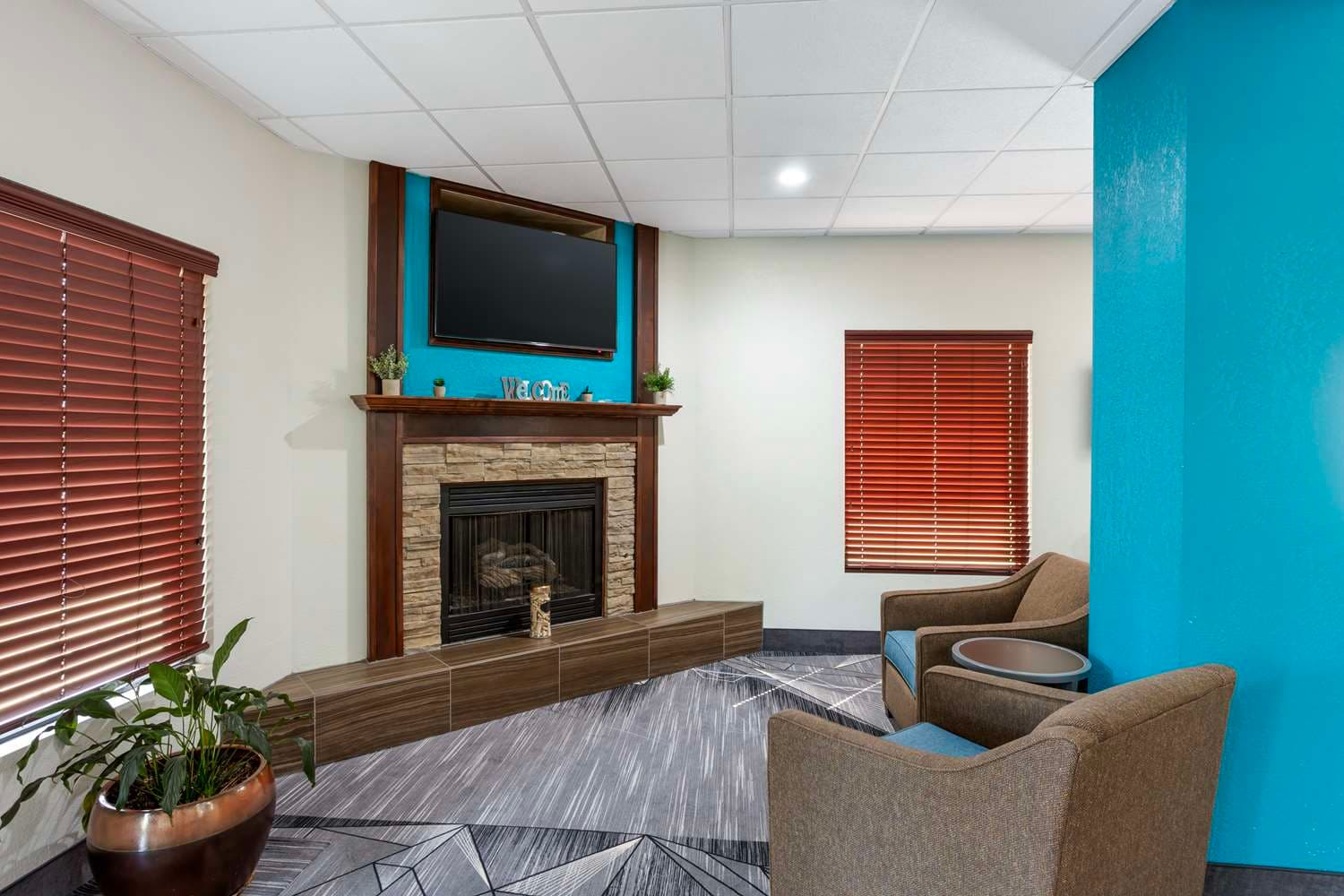 Best Western Plus Springfield Airport Inn 2