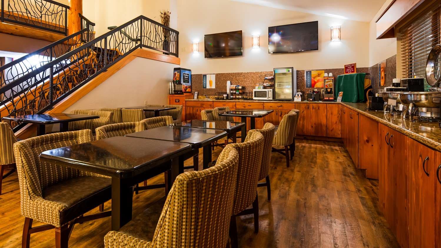 Best Western Plus Sidney Lodge 5