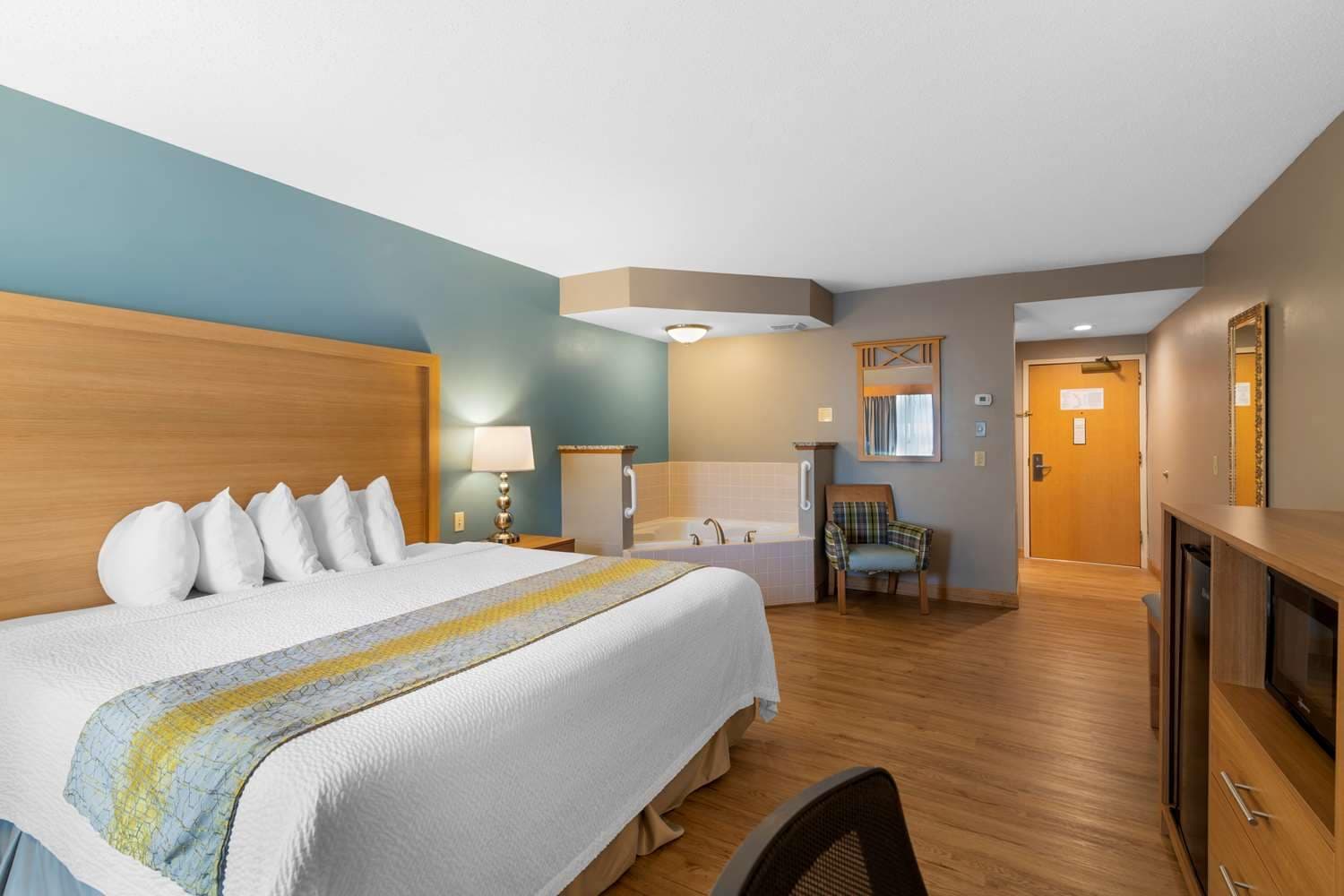 Best Western Plus Executive Court Inn & Conference Center 4