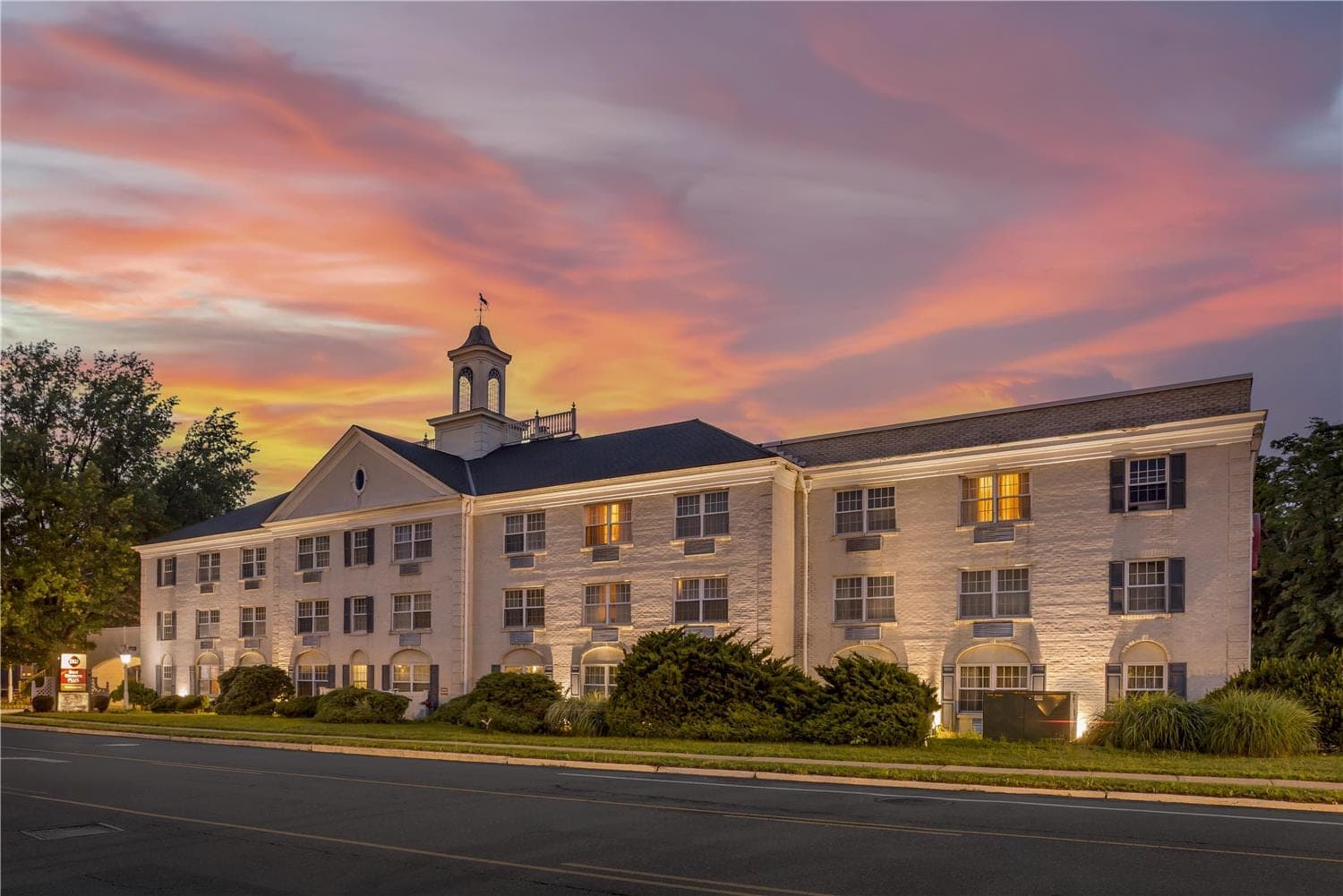 Best Western PLUS Morristown Inn-Florham Park 3