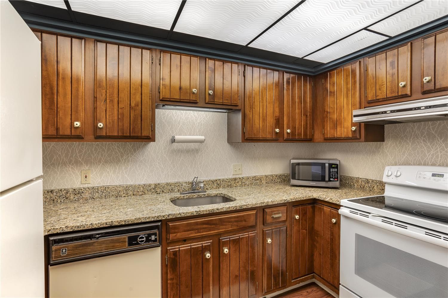 Best Western PLUS Morristown Inn-Florham Park 4