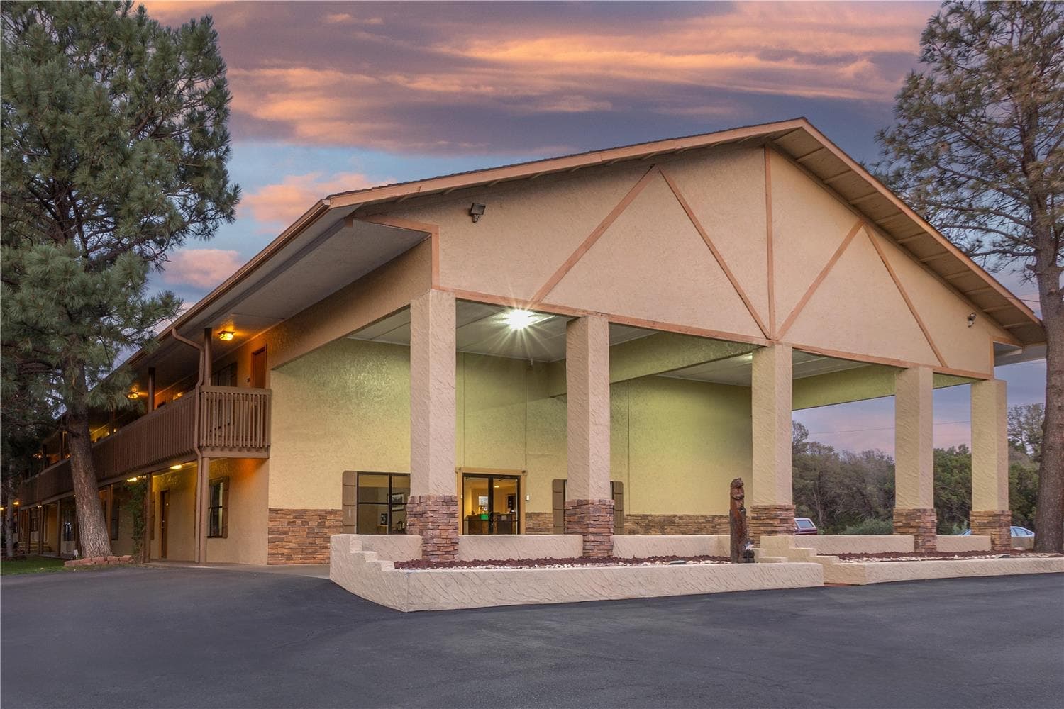 Best Western Pine Springs Inn