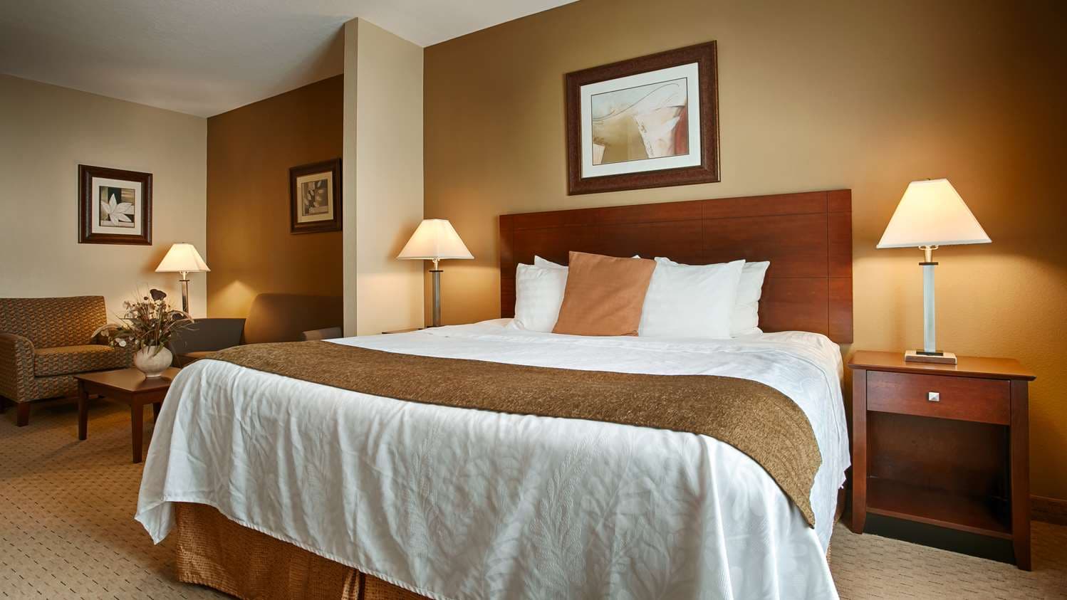 Best Western Plus Montezuma Inn & Suites 5