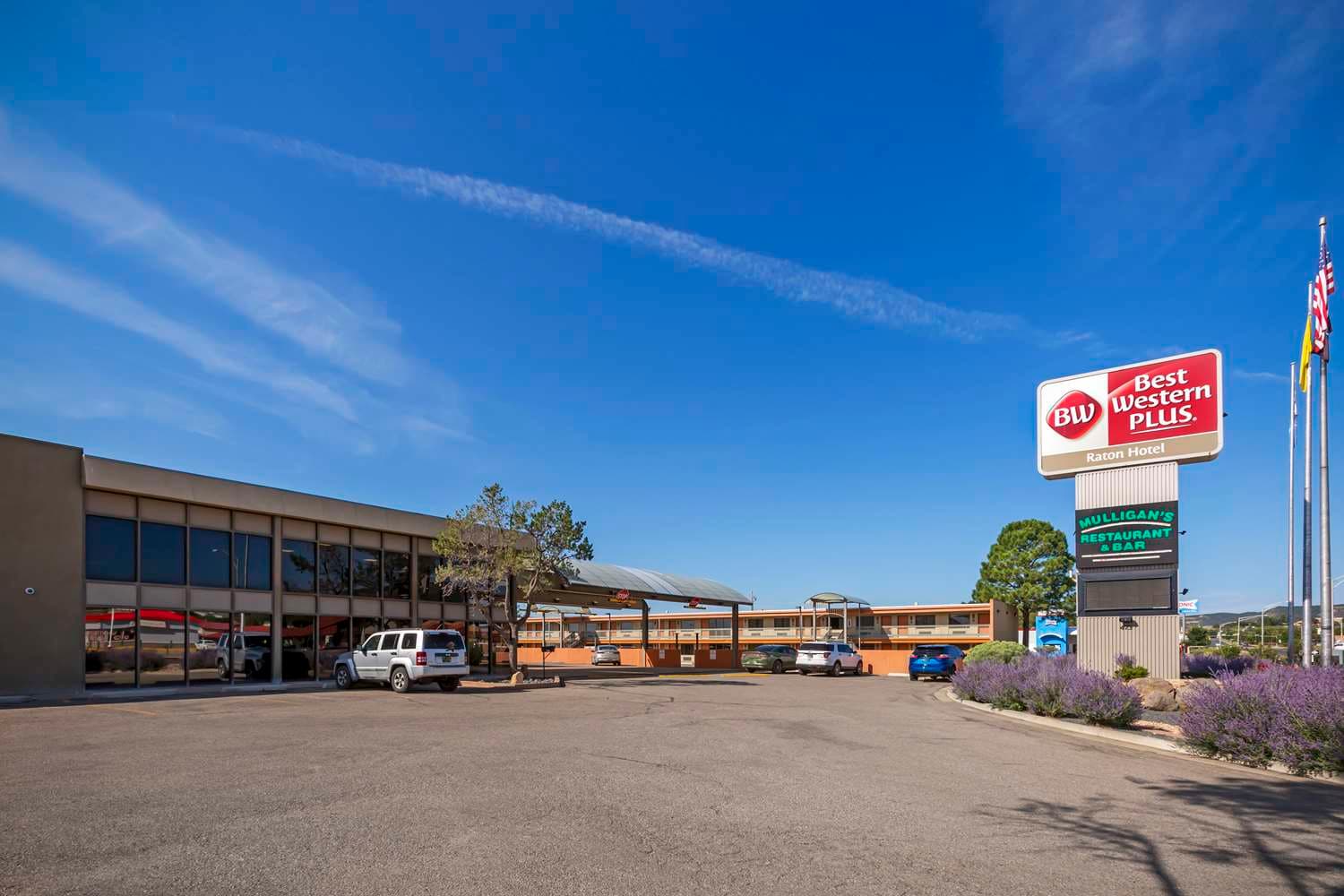 Best Western Plus Raton Hotel