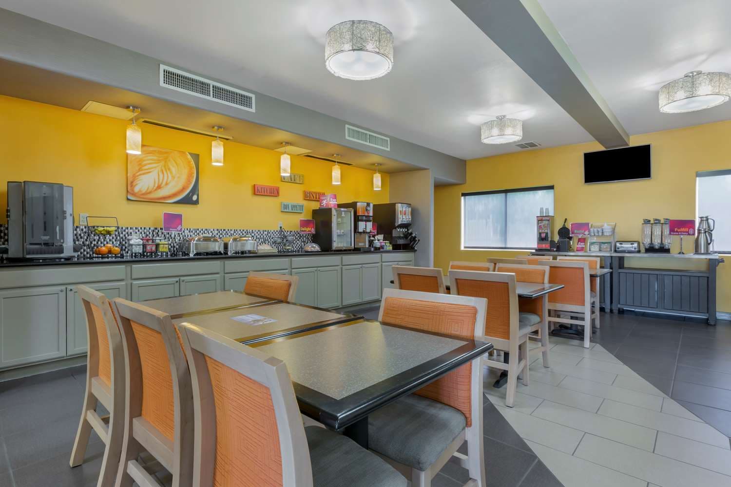 Best Western Plus The Four Corners Inn 5