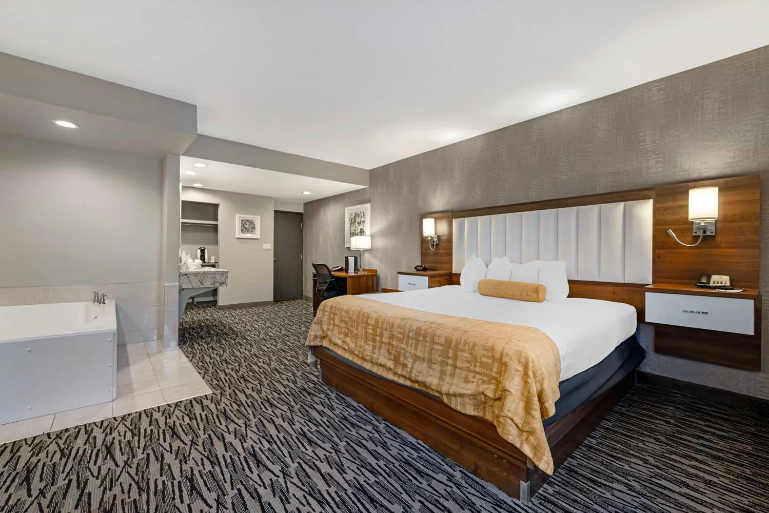 Best Western on the Avenue 4