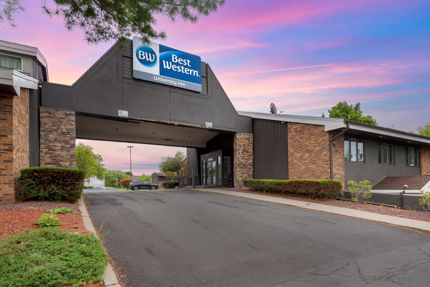 Best Western University Inn 3