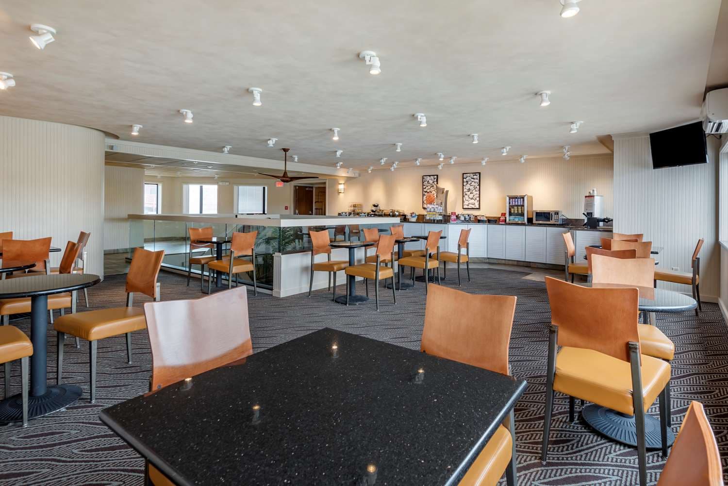 Best Western Plus Oswego Hotel and Conference Center 4
