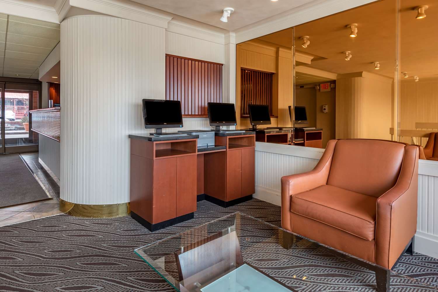 Best Western Plus Oswego Hotel and Conference Center 3