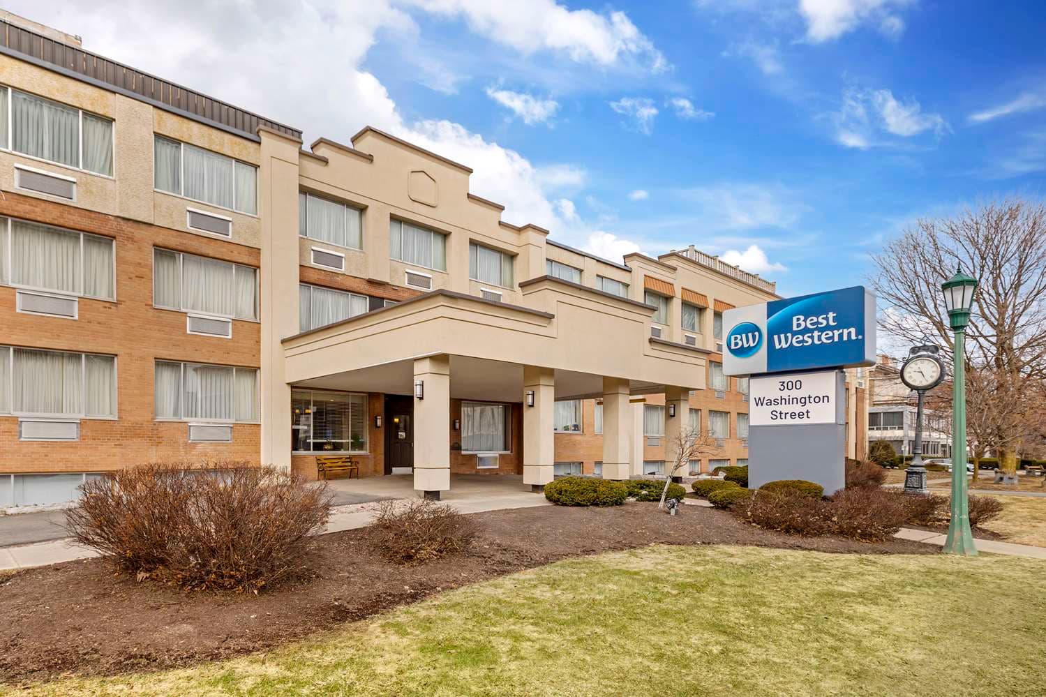 Hotel Watertown