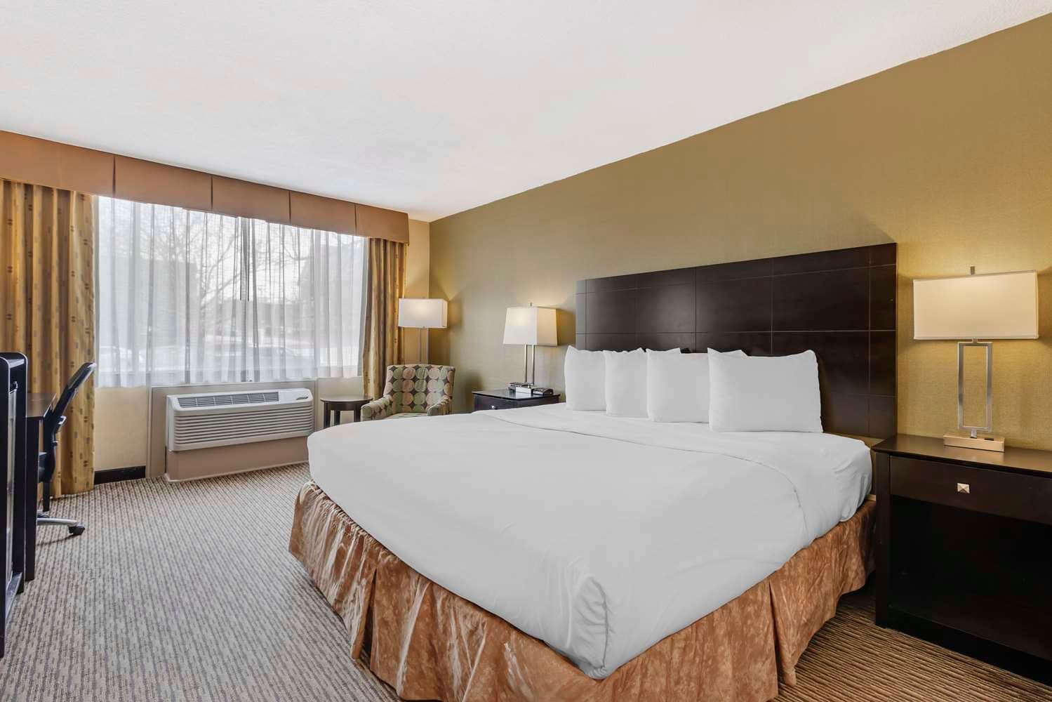 Hotel Watertown 2